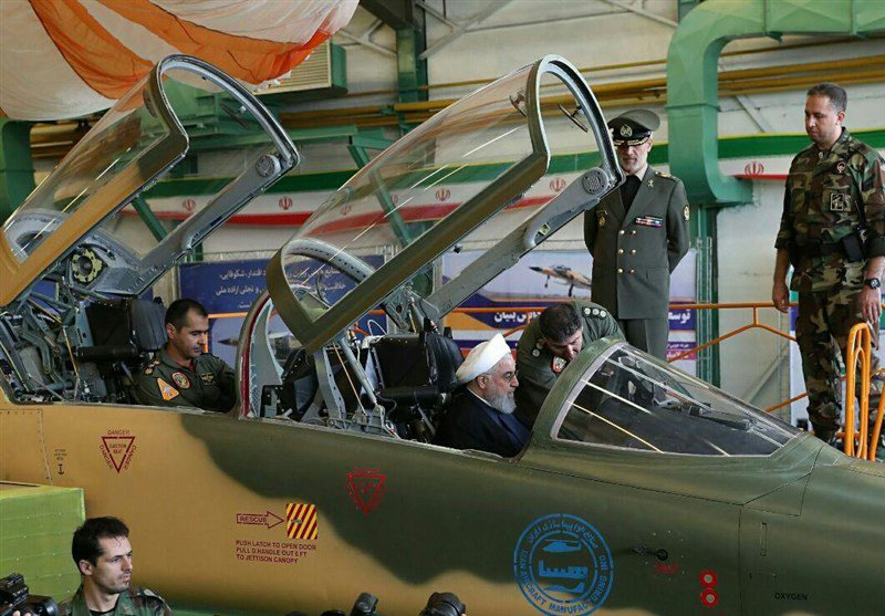L’Iran dévoile son premier avion de combat