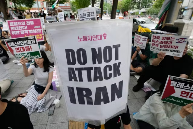 Corée du Sud: Une manifestation à Séoul dénonçant les attaques américaines contre l’Iran