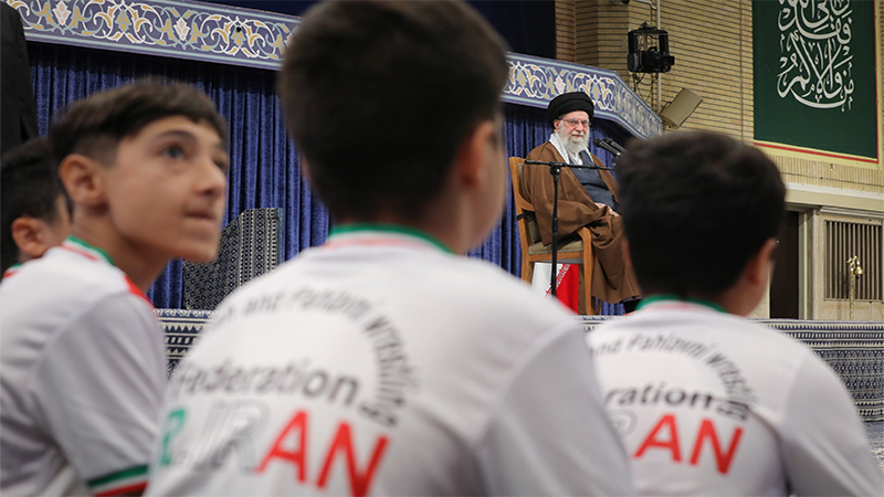 L’esprit, le corps et la foi: Le rapport singulier de l’imam Khamenei au sport