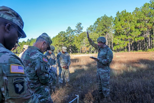 États-Unis: L’armée s’entraîne à creuser des fosses communes pour des centaines de soldats