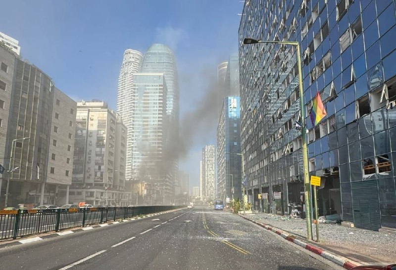 Médias «israéliens»: Des missiles ont touché quatre secteurs, trois à «Gush Dan» près de «Tel Aviv» et un dans le sud