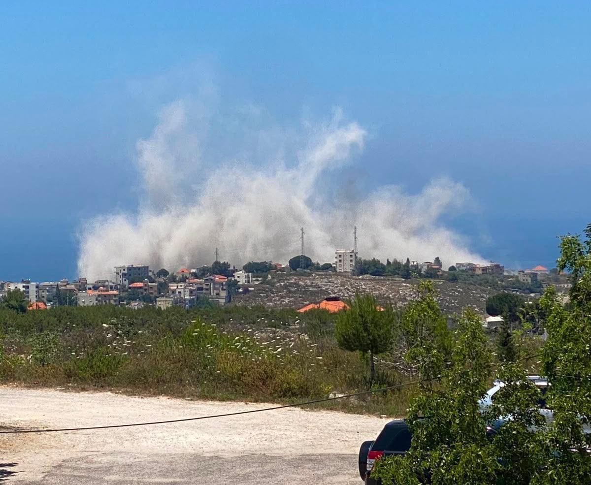 Liban-Sud: L’ennemi «israélien» intensifie son agression en déclenchant un important barrage de feu sur la localité de Qanarit, située près de Saïda et de Ghaziyeh